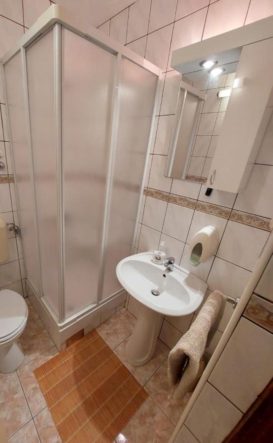 סנג' Rooms Putnik מראה חיצוני תמונה