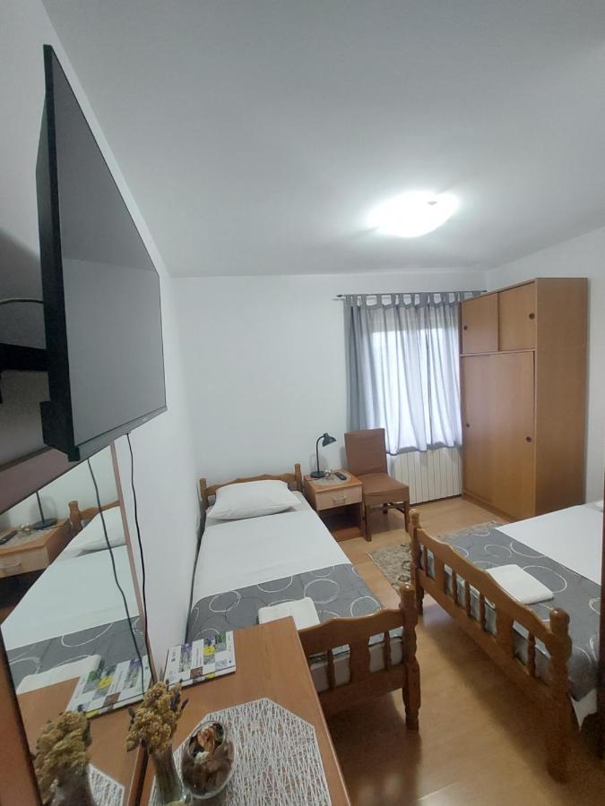 סנג' Rooms Putnik מראה חיצוני תמונה